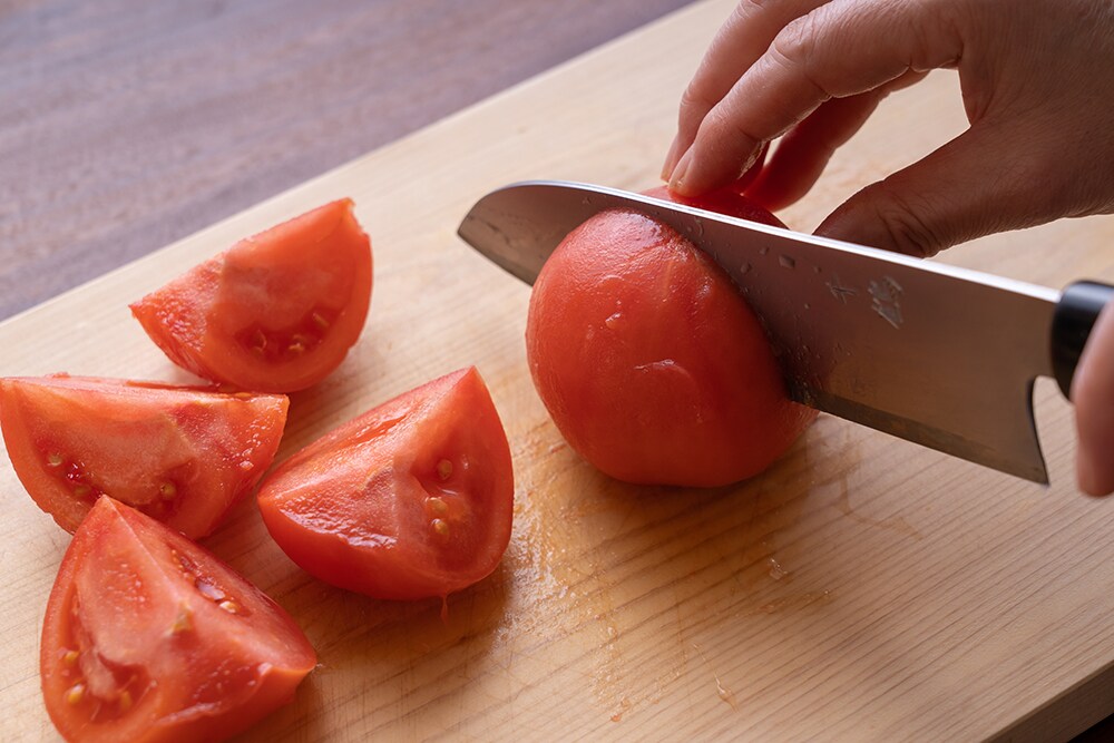 レシピ11；トマトを切る