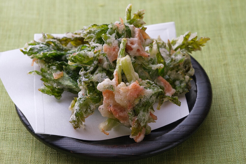 大原千鶴のすやすやレシピ40：セロリの葉と桜エビのかき揚げ