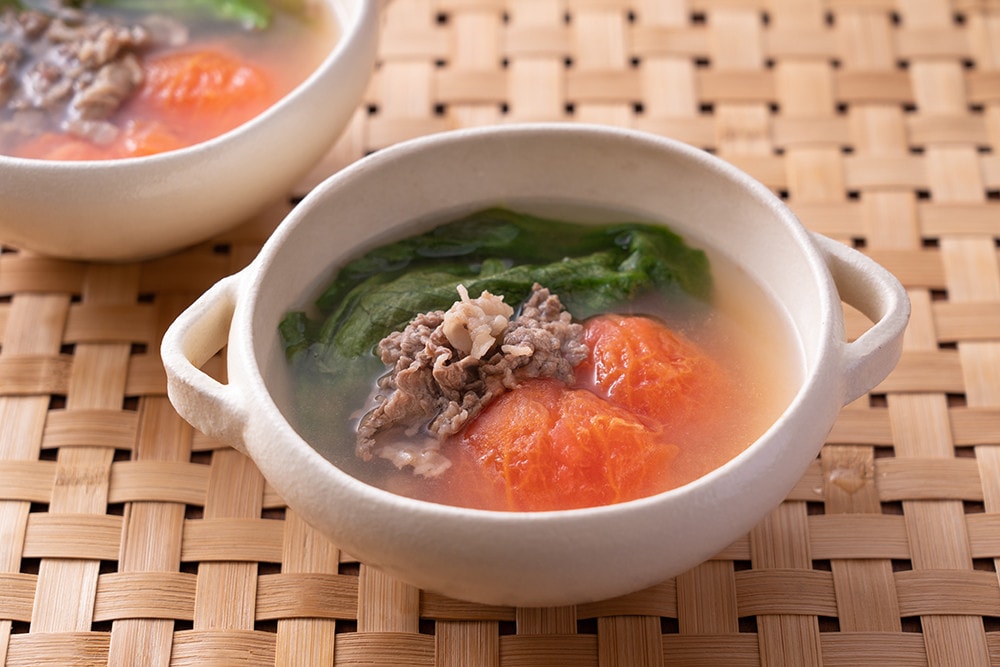 大原千鶴のすやすやレシピ5：トマトと牛肉とレタスの簡単スープ