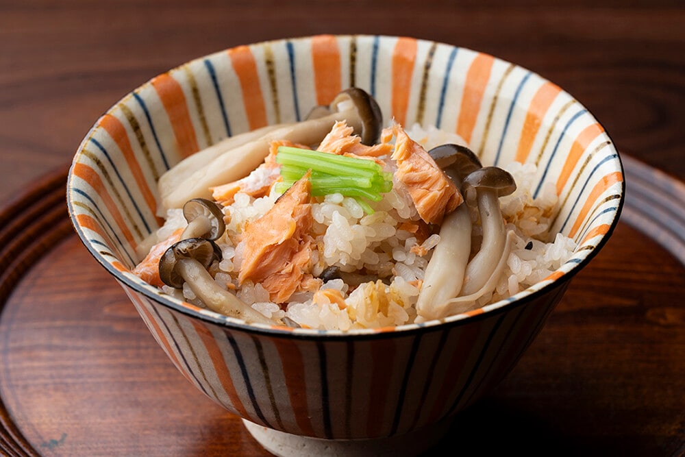 大原千鶴のすやすやレシピ117：塩鮭としめじの炊き込みごはん