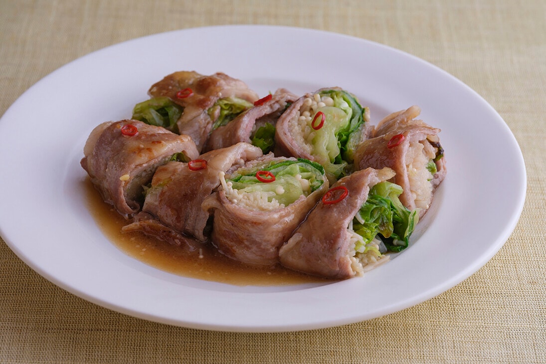 大原千鶴のすやすやレシピ146：レタスとエノキの豚肉巻き