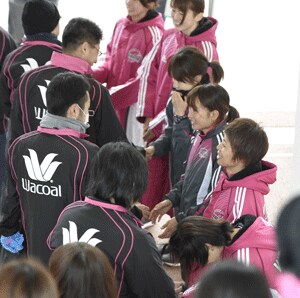 2015-駅伝お見送り③Z130806.gif
